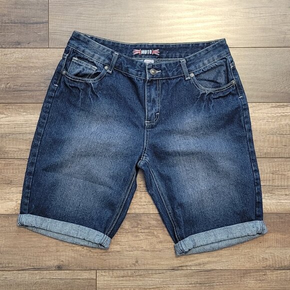 Like New Jean Short With Embroidered Pockets( waist 16") - Picture 2 of 3